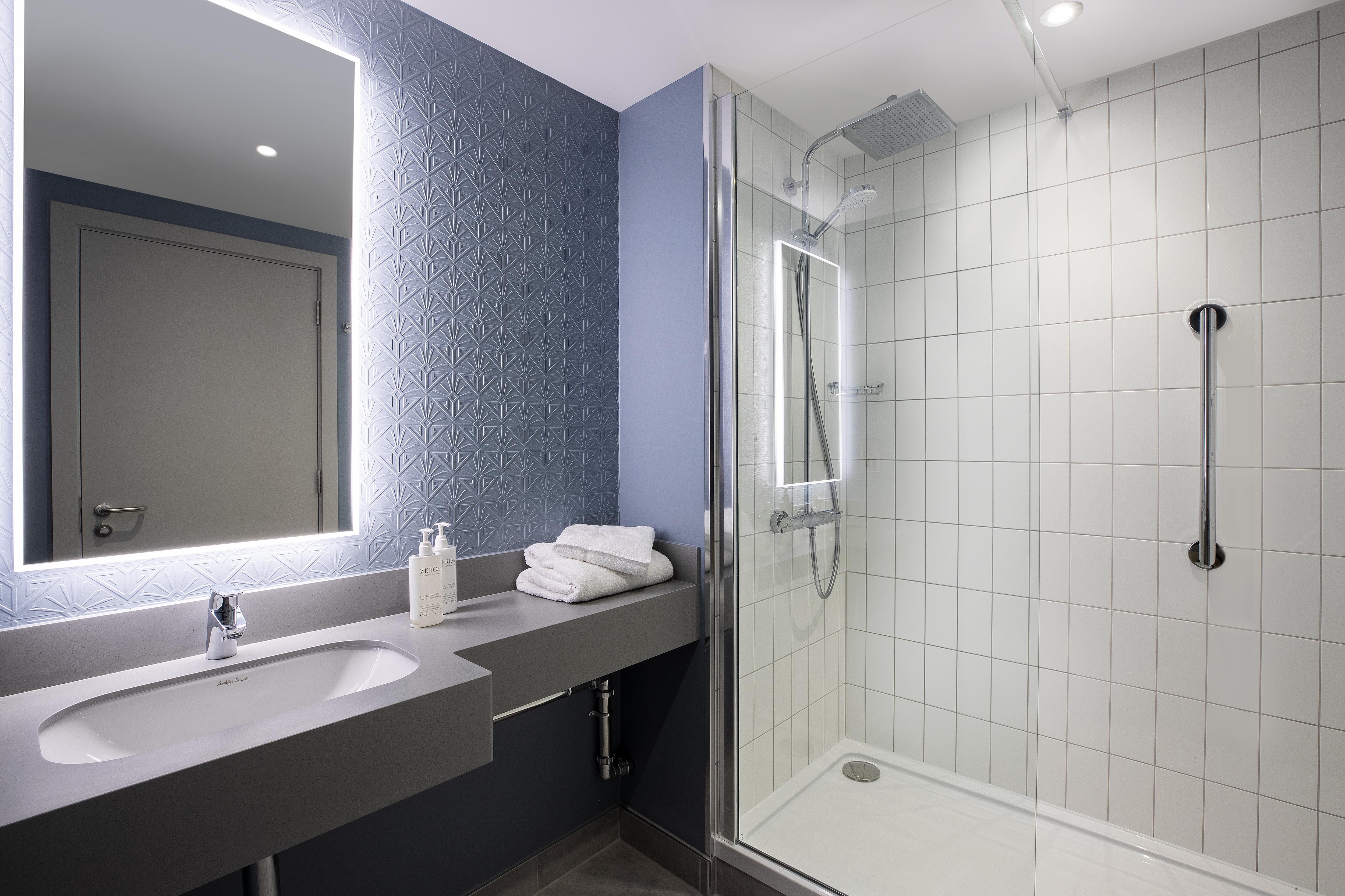 Leonardo Hotell 4*