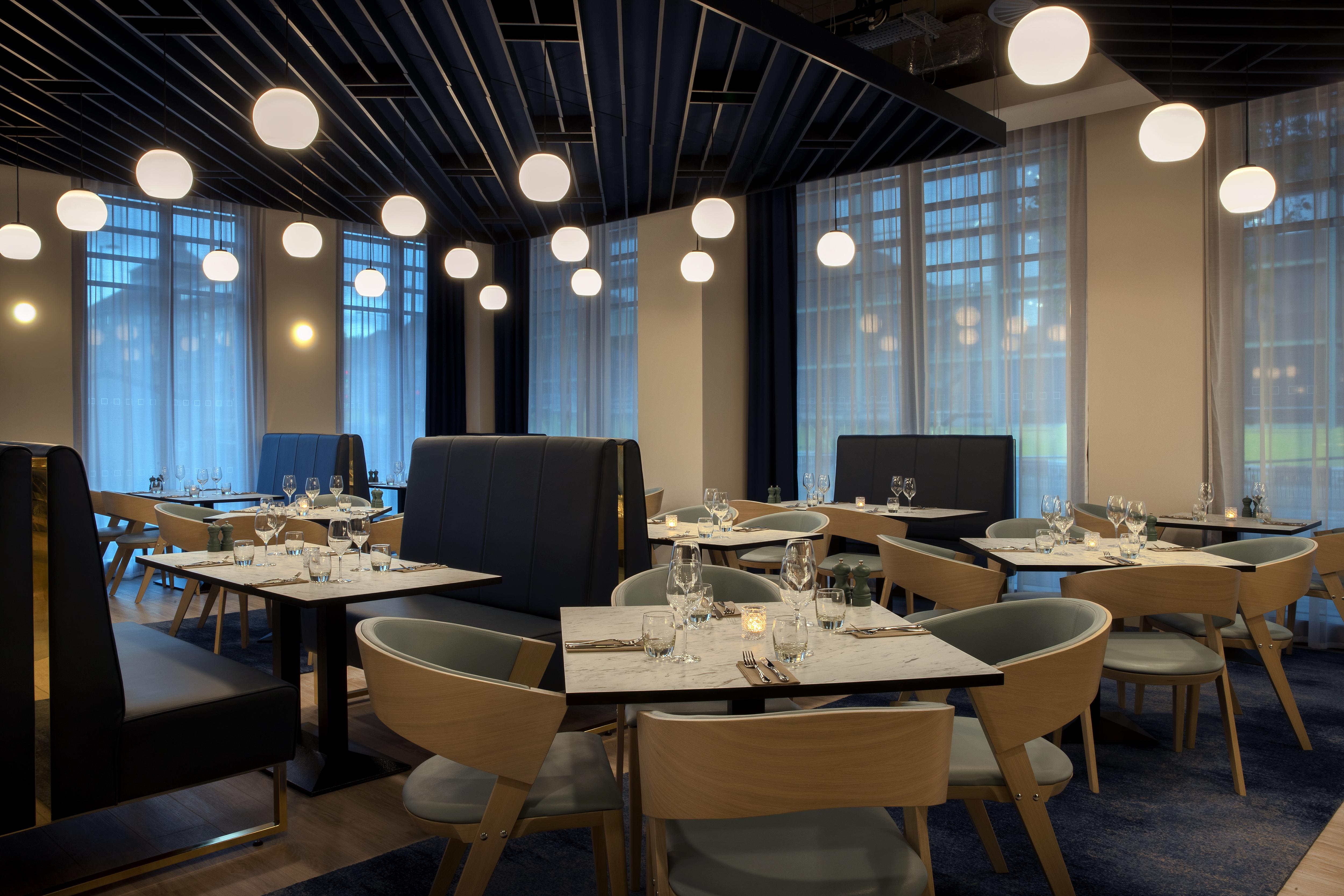 Leonardo 4* Bristol